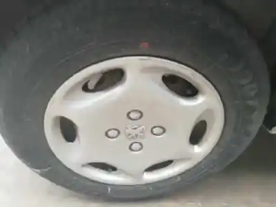 Véhicule à la ferraille peugeot 106 (s2) kid d de l'année 2001 alimenté vjx