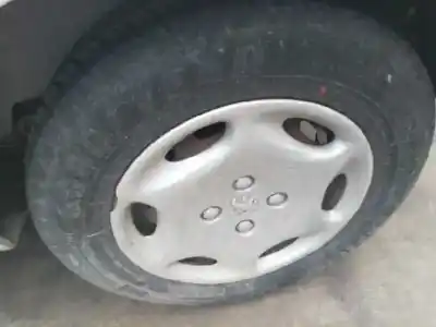 Véhicule à la ferraille peugeot 106 (s2) kid d de l'année 2001 alimenté vjx