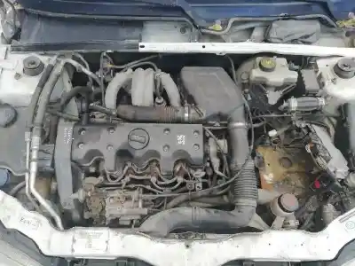 Véhicule à la ferraille peugeot 106 (s2) kid d de l'année 2001 alimenté vjx