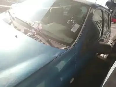 Здавання транспортного засобу renault clio ii fase ii (b/cb0) authentique року 2003 потужний d7fg7