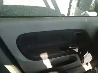 Здавання транспортного засобу renault clio ii fase ii (b/cb0) authentique року 2003 потужний d7fg7