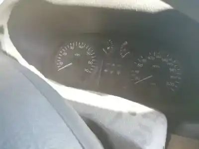 Здавання транспортного засобу renault clio ii fase ii (b/cb0) authentique року 2003 потужний d7fg7