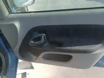 Здавання транспортного засобу renault clio ii fase ii (b/cb0) authentique року 2003 потужний d7fg7