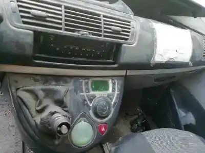 Veículo de Sucata fiat ulysse (179_) 2.0 jtd do ano 2004 alimentado rhw