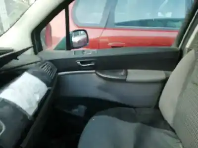 Veículo de Sucata fiat ulysse (179_) 2.0 jtd do ano 2004 alimentado rhw