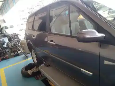 Sloopvoertuig renault grand scenic 1.5 dci van het jaar 2004 aangedreven k9k f7