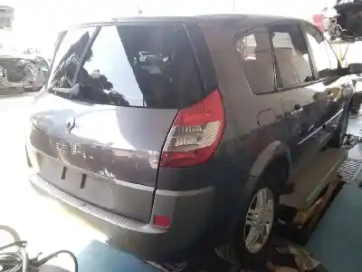 Sloopvoertuig renault grand scenic 1.5 dci van het jaar 2004 aangedreven k9k f7