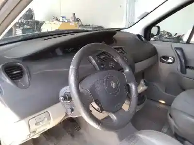 Sloopvoertuig renault grand scenic 1.5 dci van het jaar 2004 aangedreven k9k f7