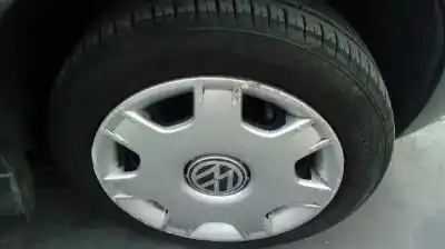 Véhicule à la ferraille volkswagen polo berlina (6n2) conceptline de l'année 2000 alimenté akk