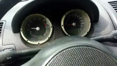 Véhicule à la ferraille volkswagen polo berlina (6n2) conceptline de l'année 2000 alimenté akk