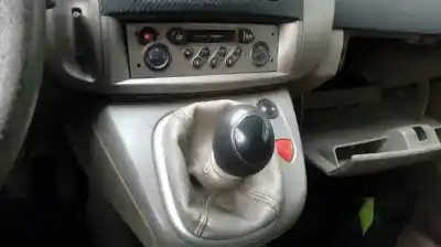 Sloopvoertuig renault grand scenic 1.9 dci van het jaar 2004 aangedreven f9q d8