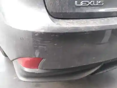 Véhicule à la ferraille lexus is 300h de l'année 2015 alimenté 2ar