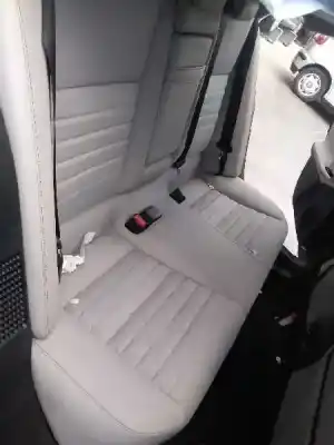Véhicule à la ferraille lexus is 300h de l'année 2015 alimenté 2ar