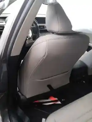 Véhicule à la ferraille lexus is 300h de l'année 2015 alimenté 2ar