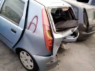 Veículo de Sucata fiat punto berlina (188) 1.2 8v dynamic do ano 2005 alimentado 188a4000