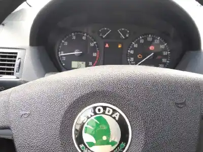 Здавання транспортного засобу skoda fabia (6y2/6y3) classic року 2001 потужний azf