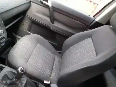 Veicolo di demolizione volkswagen polo (9n3) advance dell'anno 2006 alimentato bky