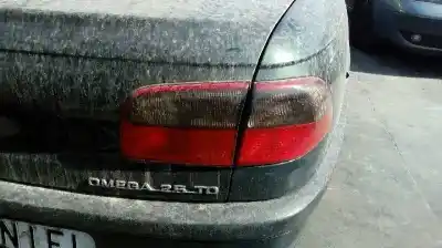 Vehicul casat opel omega b básico berlina al anului 1997 alimentat x25td