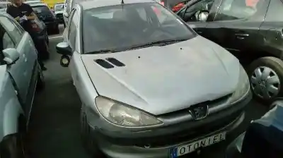 Vehicul casat peugeot 206 berlina xt al anului 1999 alimentat wjz