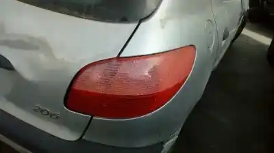 Vehicul casat peugeot 206 berlina xt al anului 1999 alimentat wjz
