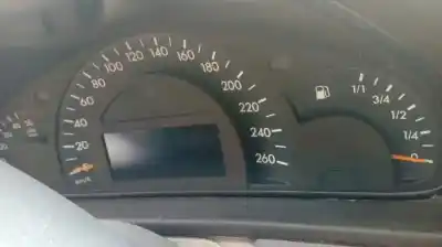 Здавання транспортного засобу mercedes-benz clase c (w203) berlina 200 cdi (la) (203.007) року 2000 потужний d/611962