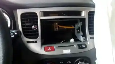 Veículo de Sucata kia rio ii (jb) 1.4 16v do ano 2006 alimentado g4ee