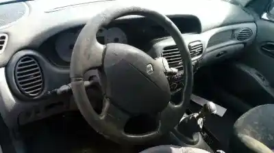 Здавання транспортного засобу renault megane i coupe fase 2 (da..) 1.6 16v expression 107 cv / 79 kw року 1999 потужний k4m