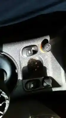 Veículo de Sucata citroen c3 (09.2009->) 1.4 hdi 70 do ano 2004 alimentado 8hx