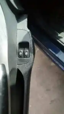 Verschrottungsfahrzeug renault megane i fase 2 berlina (ba0) (1999->) 1.9 dti rte [1.9 ltr. - 72 kw dti diesel cat] des jahres 2002 angetrieben f9qq7