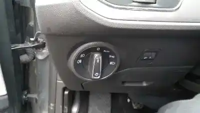 Здавання транспортного засобу seat leon st (5f8) reference року 2017 потужний ddya