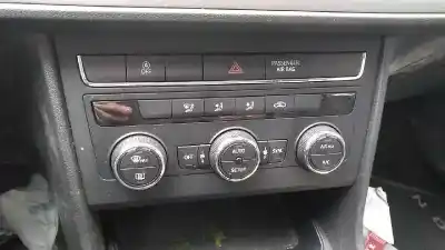 Здавання транспортного засобу seat leon st (5f8) reference року 2017 потужний ddya
