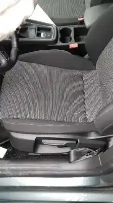 Здавання транспортного засобу seat leon st (5f8) reference року 2017 потужний ddya