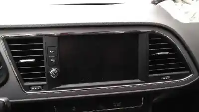 Veículo de Sucata seat                                               leon st (5f8)                                                                                                                                                                                                                                              reference                                                                                                                                                                                                                                                  do ano 2017 alimentado ddya