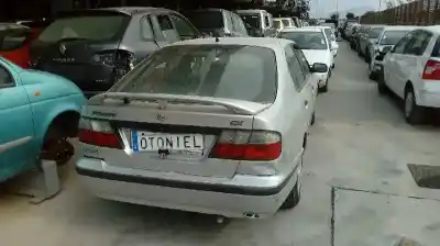 Véhicule à la ferraille nissan primera berlina (p11) competence de l'année 1997 alimenté ga16