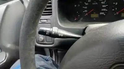 Véhicule à la ferraille nissan primera berlina (p11) competence de l'année 1997 alimenté ga16