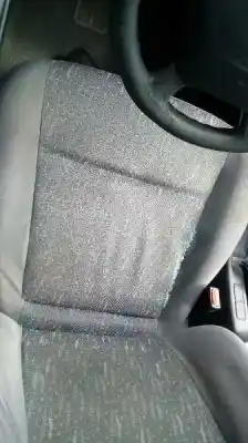 Véhicule à la ferraille nissan primera berlina (p11) competence de l'année 1997 alimenté ga16