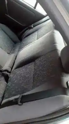 Véhicule à la ferraille nissan primera berlina (p11) competence de l'année 1997 alimenté ga16