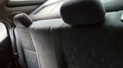 Véhicule à la ferraille nissan primera berlina (p11) competence de l'année 1997 alimenté ga16