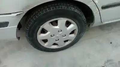 Véhicule à la ferraille nissan primera berlina (p11) competence de l'année 1997 alimenté ga16