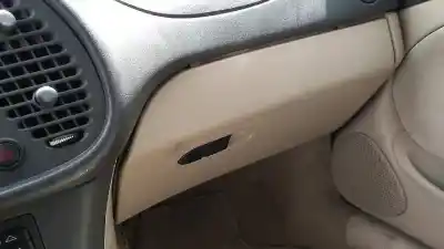 Véhicule à la ferraille saab 9-3 berlina 2.2 s tid de l'année 2001 alimenté d223l