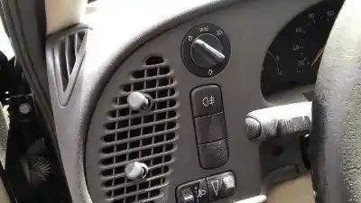 Véhicule à la ferraille saab 9-3 berlina 2.2 s tid de l'année 2001 alimenté d223l