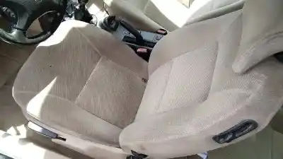 Véhicule à la ferraille saab 9-3 berlina 2.2 s tid de l'année 2001 alimenté d223l