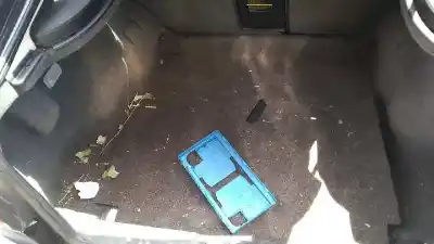 Véhicule à la ferraille saab 9-3 berlina 2.2 s tid de l'année 2001 alimenté d223l