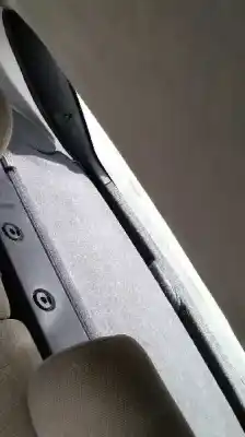 Véhicule à la ferraille saab 9-3 berlina 2.2 s tid de l'année 2001 alimenté d223l