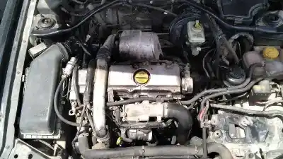 Véhicule à la ferraille saab 9-3 berlina 2.2 s tid de l'année 2001 alimenté d223l