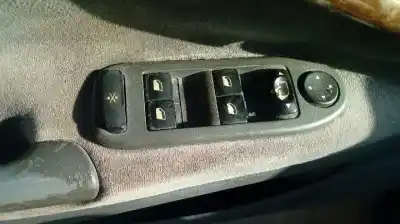 Здавання транспортного засобу citroen c5 berlina 2.2 hdi vivace року 2002 потужний 4hx