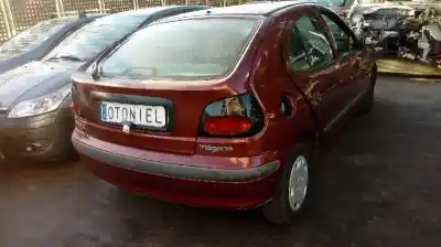 Veículo de Sucata renault megane i berlina hatchback (ba0) 1.6e rn do ano 1997 alimentado f8q