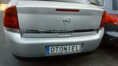 Здавання транспортного засобу opel vectra c berlina comfort року 2002 потужний z22se