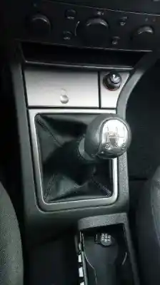 Здавання транспортного засобу opel vectra c berlina comfort року 2002 потужний z22se