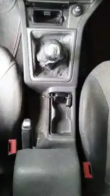 Здавання транспортного засобу opel vectra c berlina club року 2003 потужний z18xe